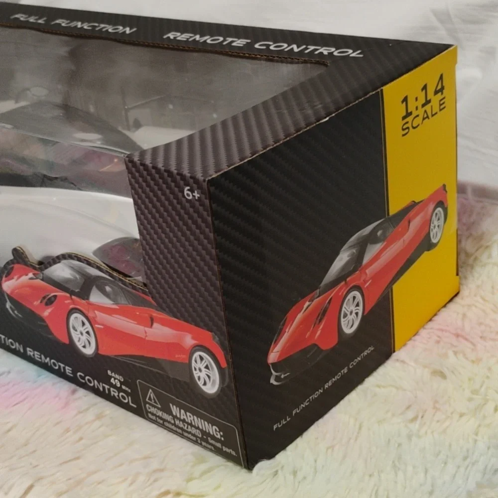 (A-4) NWT Pagani Huayra R/C Scale 1:14 Pearl White Sport Car Large
